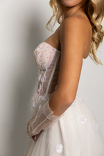 Load image into Gallery viewer, Rose Petal Bridal Gloves