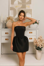 Load image into Gallery viewer, Opulent Silhouette